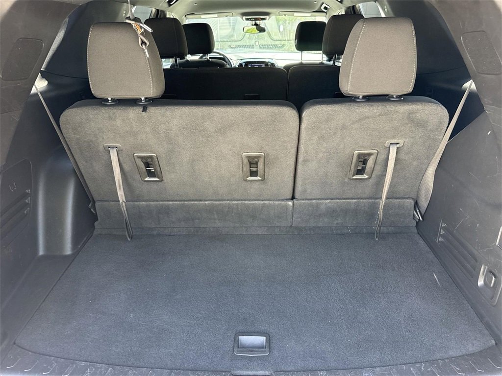 Used 2023 Chevrolet Traverse LT image 24