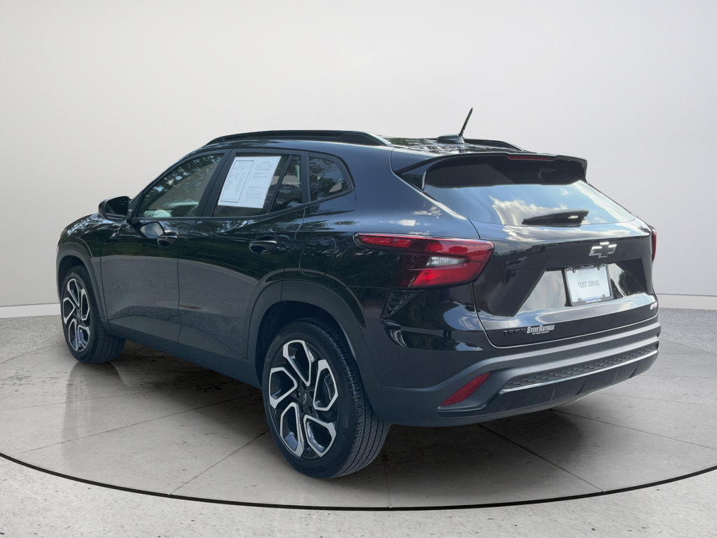 Used 2024 Chevrolet Trax RS FWD image 8