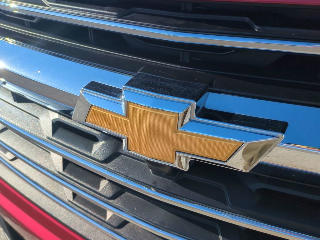 Used 2025 Chevrolet Traverse LT image 13