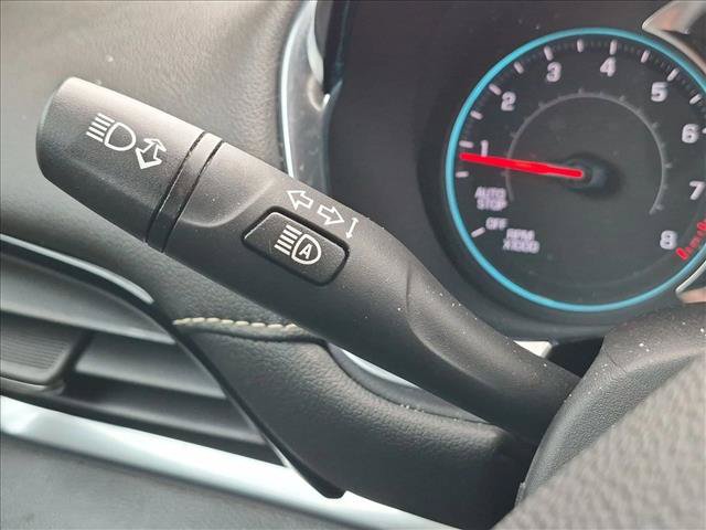 Used 2023 Chevrolet Traverse LT FWD image 17