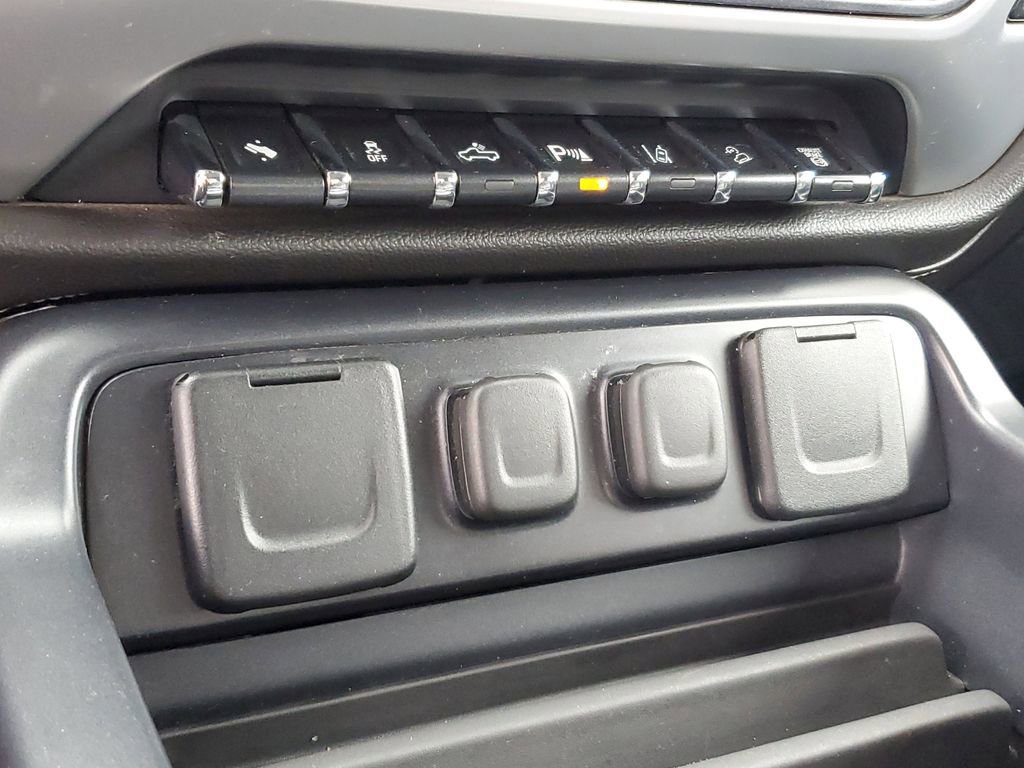 Used 2015 GMC Sierra 3500 SLT w/ Duramax Plus Package image 25