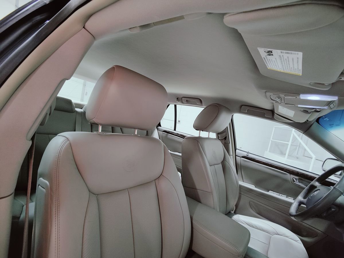 Used 2009 Cadillac DTS w/ Trunk Convenience Package FWD image 15
