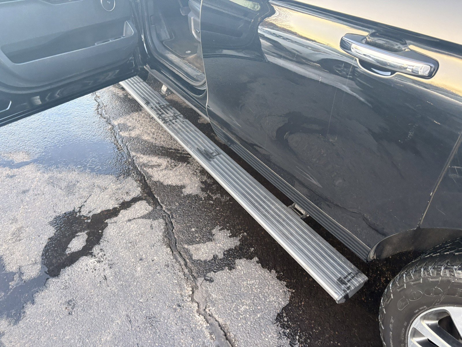 Used 2018 Ford Expedition Max Limited image 11