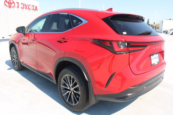 Used 2025 Lexus NX 250 FWD w/ Premium Package image 5