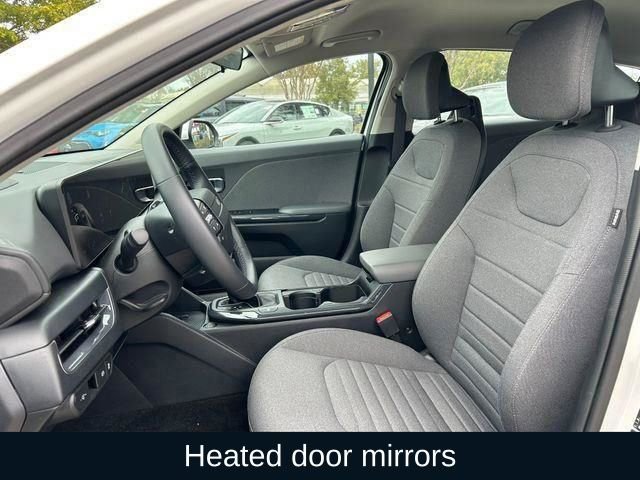 Used 2025 Kia K4 EX image 16