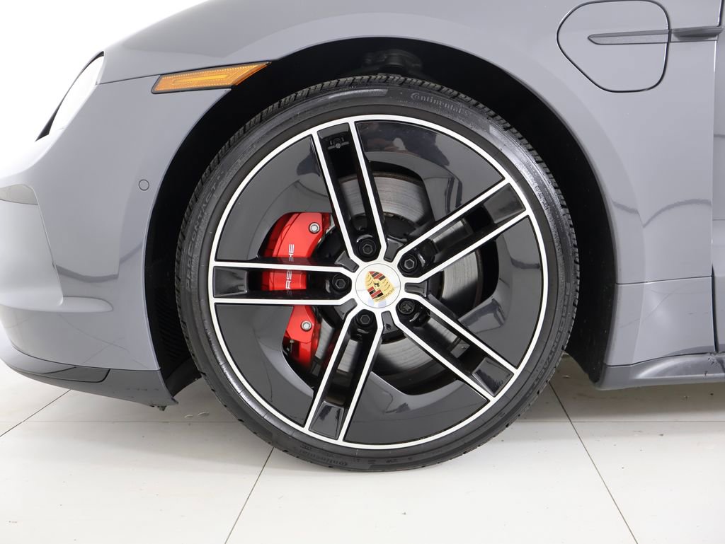 Certified 2025 Porsche Taycan GTS w/ Premium Package AWD/4WD image 31