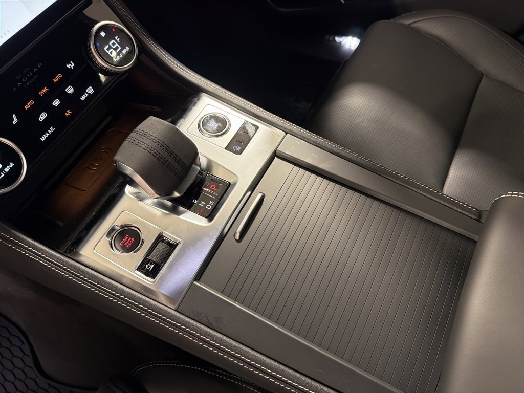 New 2026 Jaguar F-PACE R-Dynamic S image 17