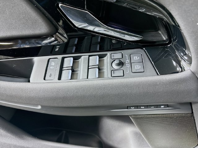 Used 2026 Land Rover Range Rover Evoque S AWD/4WD image 19