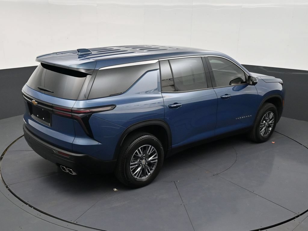Used 2024 Chevrolet Traverse LS FWD image 17