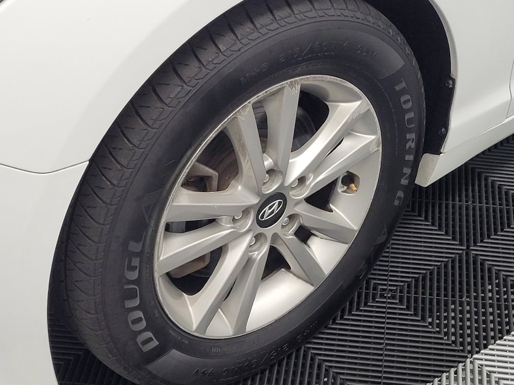 Used 2017 Hyundai Sonata SE FWD image 31