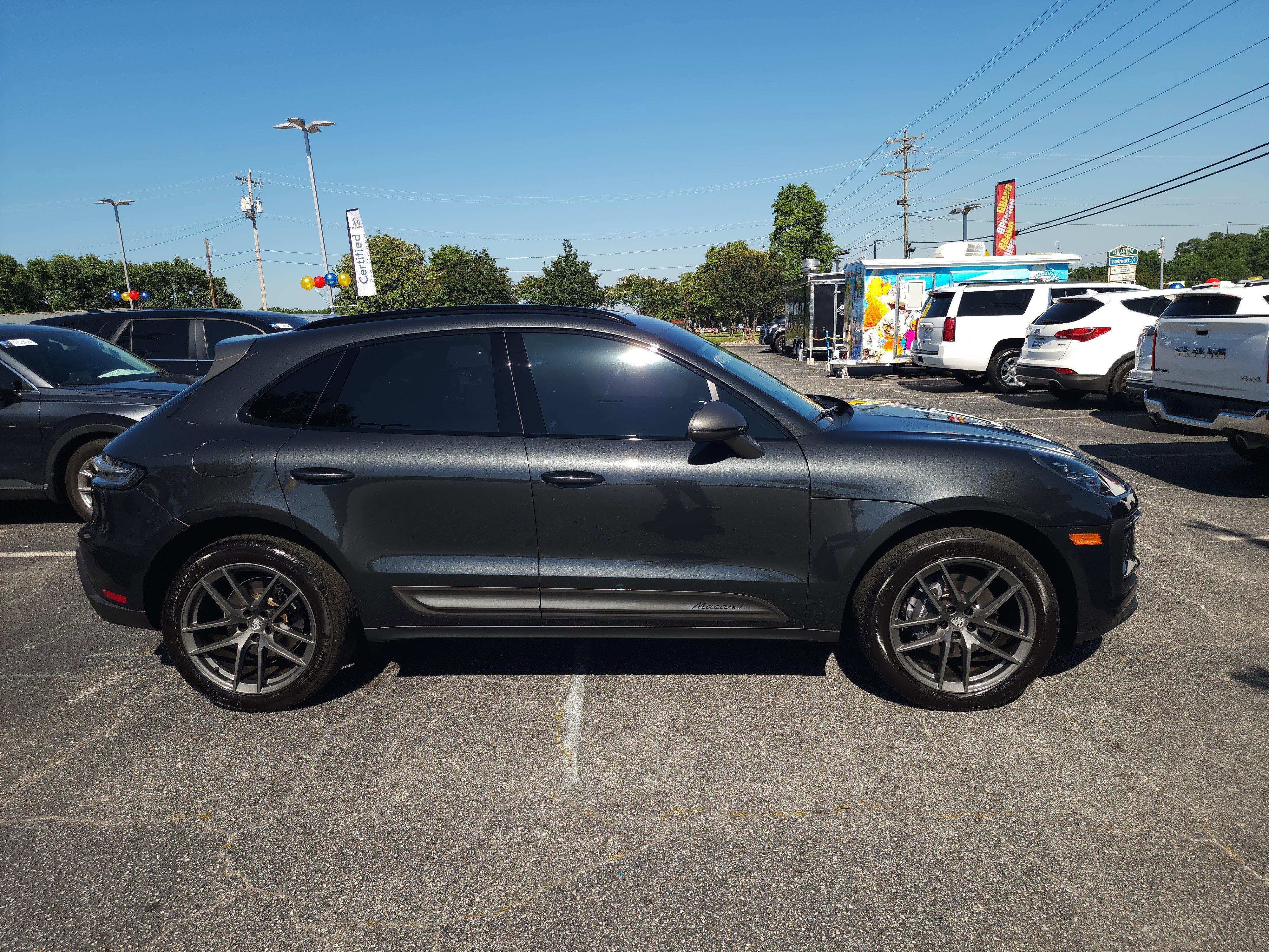 Used 2025 Porsche Macan Turbo AWD/4WD image 3