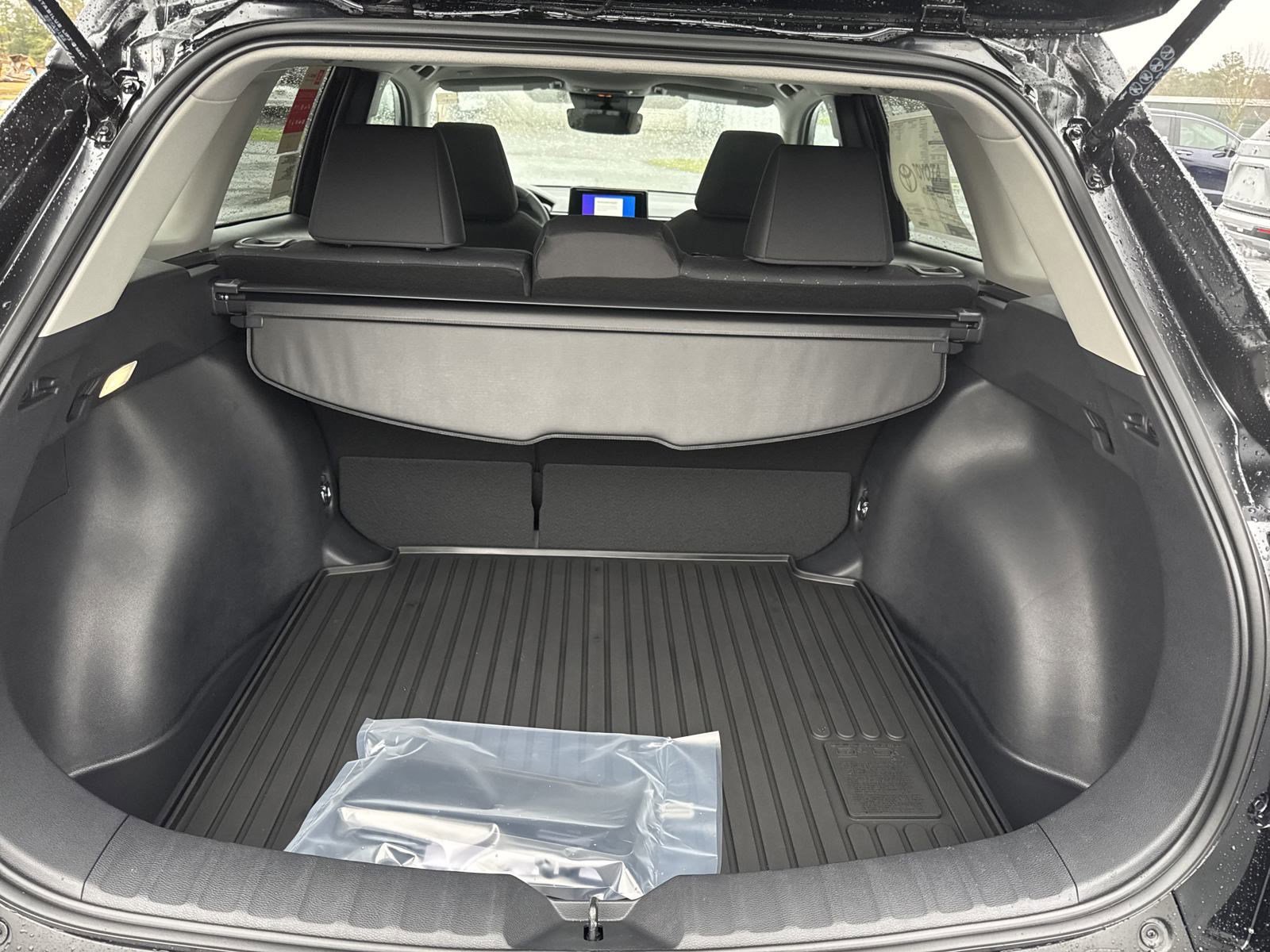 New 2025 Toyota Corolla Cross LE w/ Moonroof Package FWD image 39