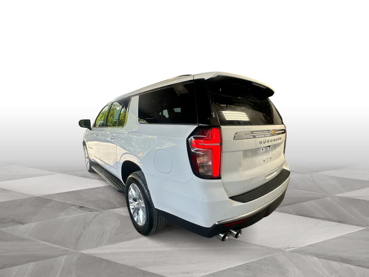 Used 2024 Chevrolet Suburban Premier RWD image 6