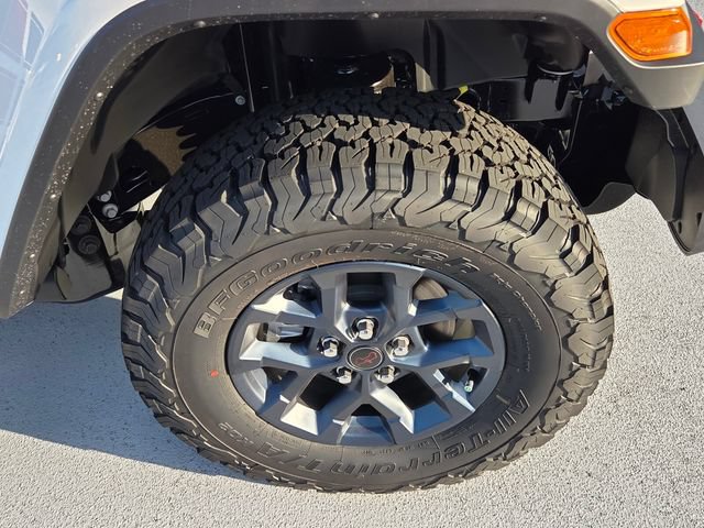 New 2026 Jeep Wrangler Unlimited Sport w/ Dual Top Group AWD/4WD image 11