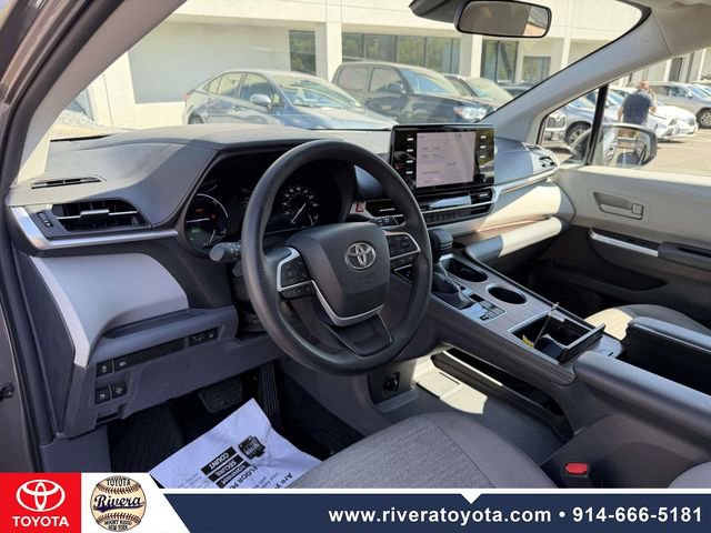 Used 2021 Toyota Sienna LE AWD/4WD image 12