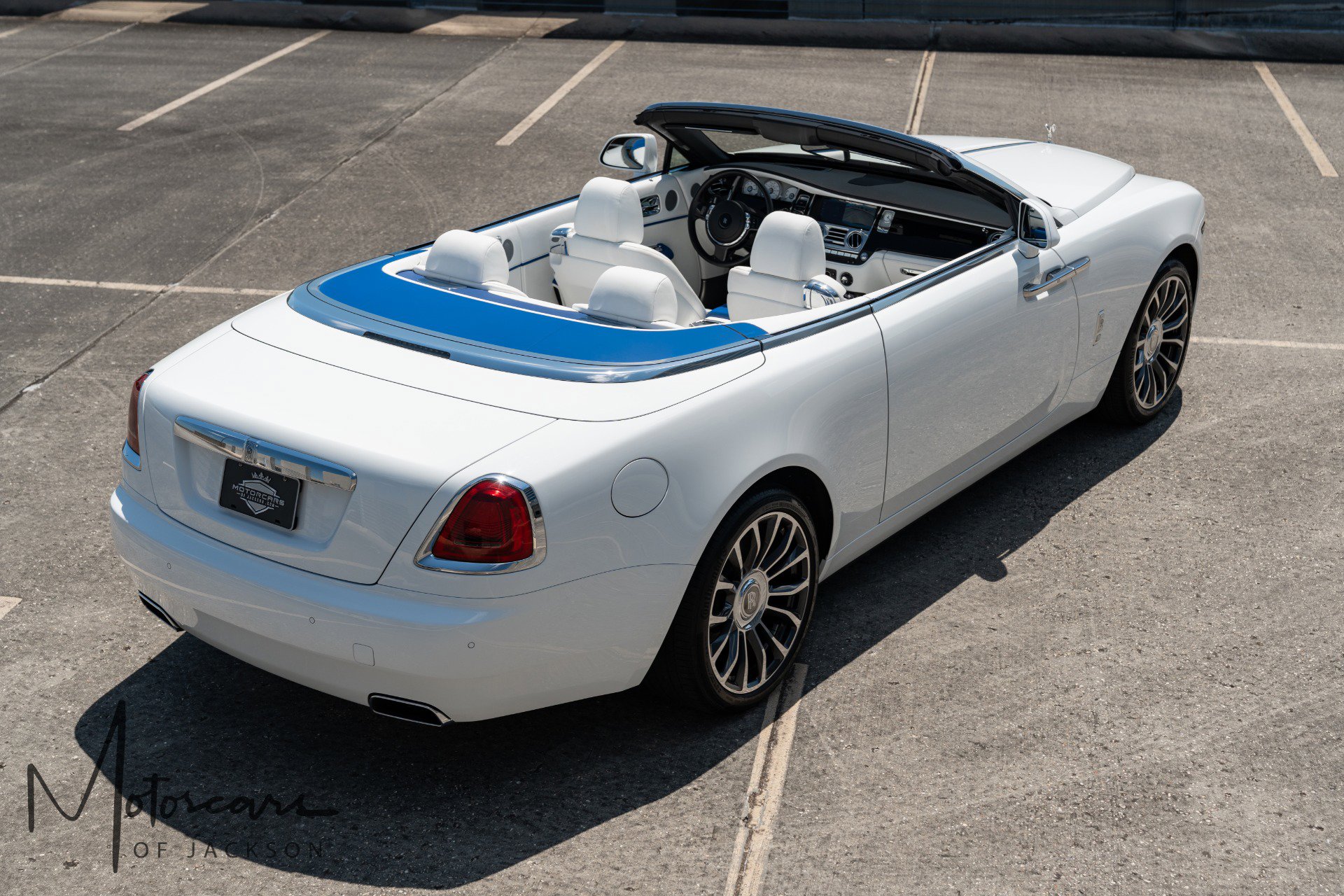 Used 2019 Rolls-Royce Dawn RWD image 33