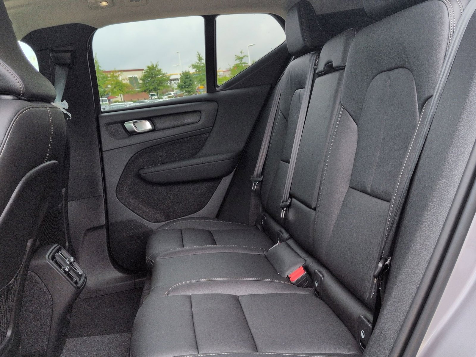 New 2026 Volvo XC40 B5 Plus w/ Protection Package Premier image 25