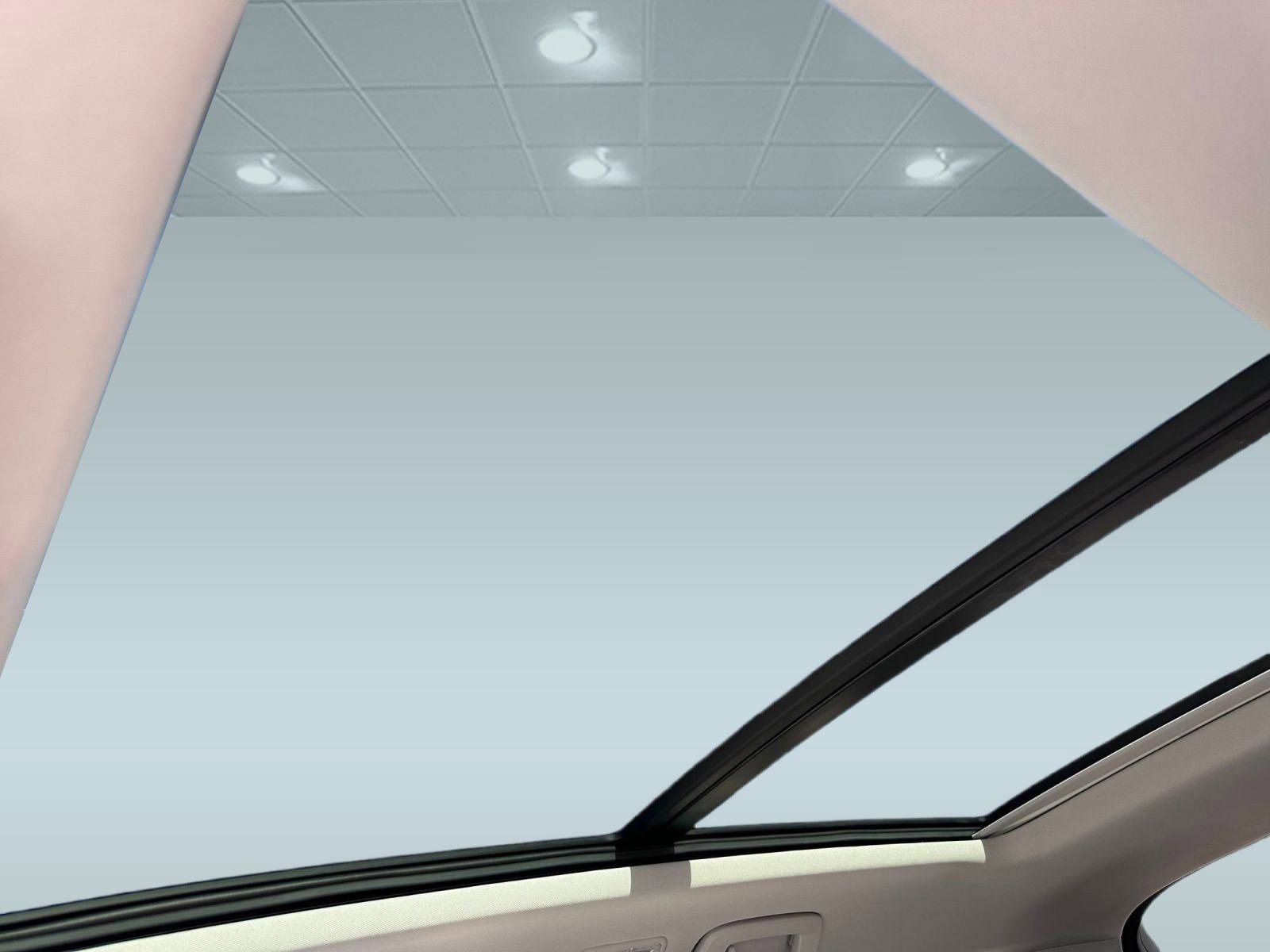 New 2026 Volkswagen Taos SE image 13