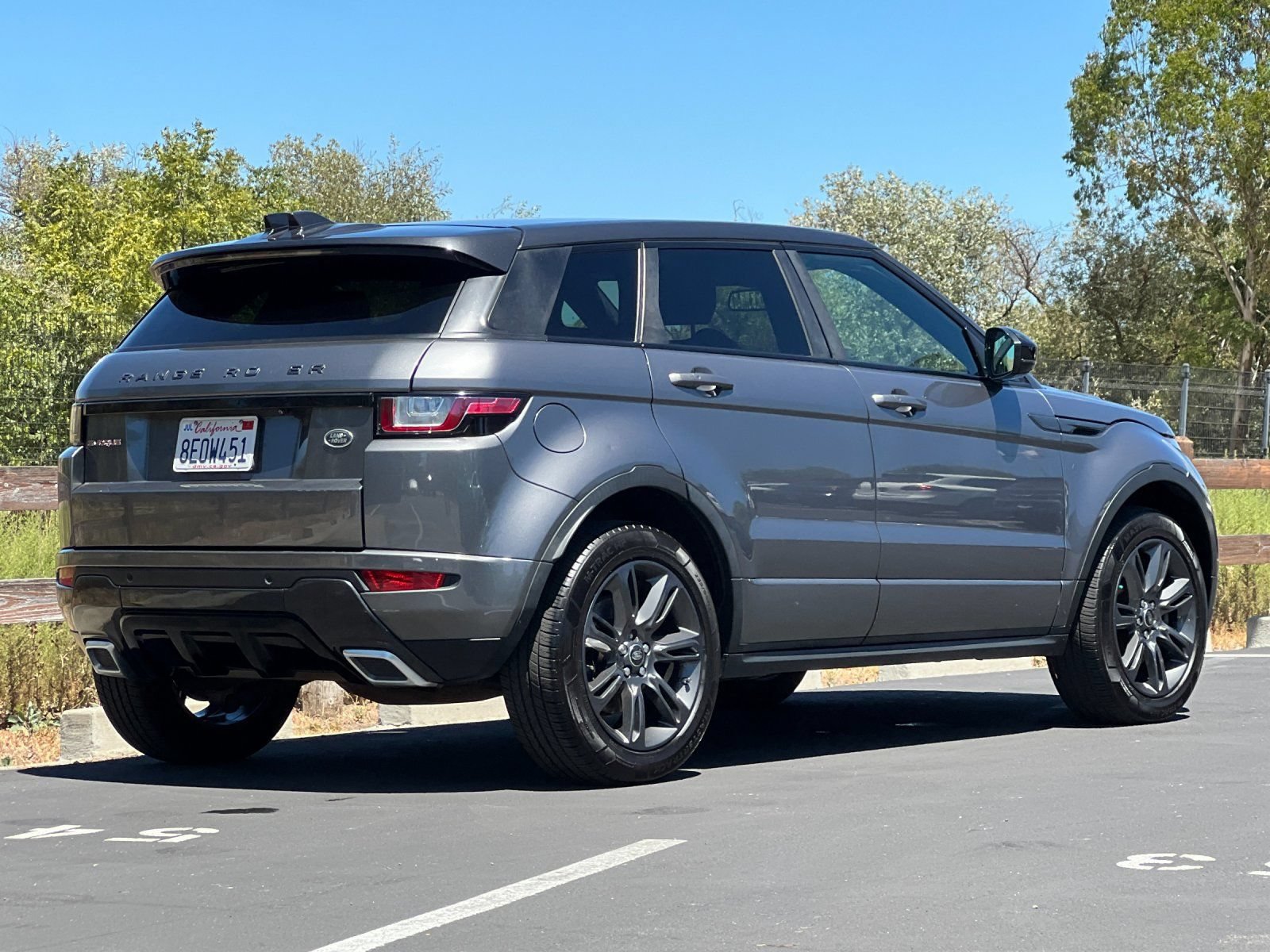 Used 2018 Land Rover Range Rover Evoque Landmark Edition AWD/4WD image 6