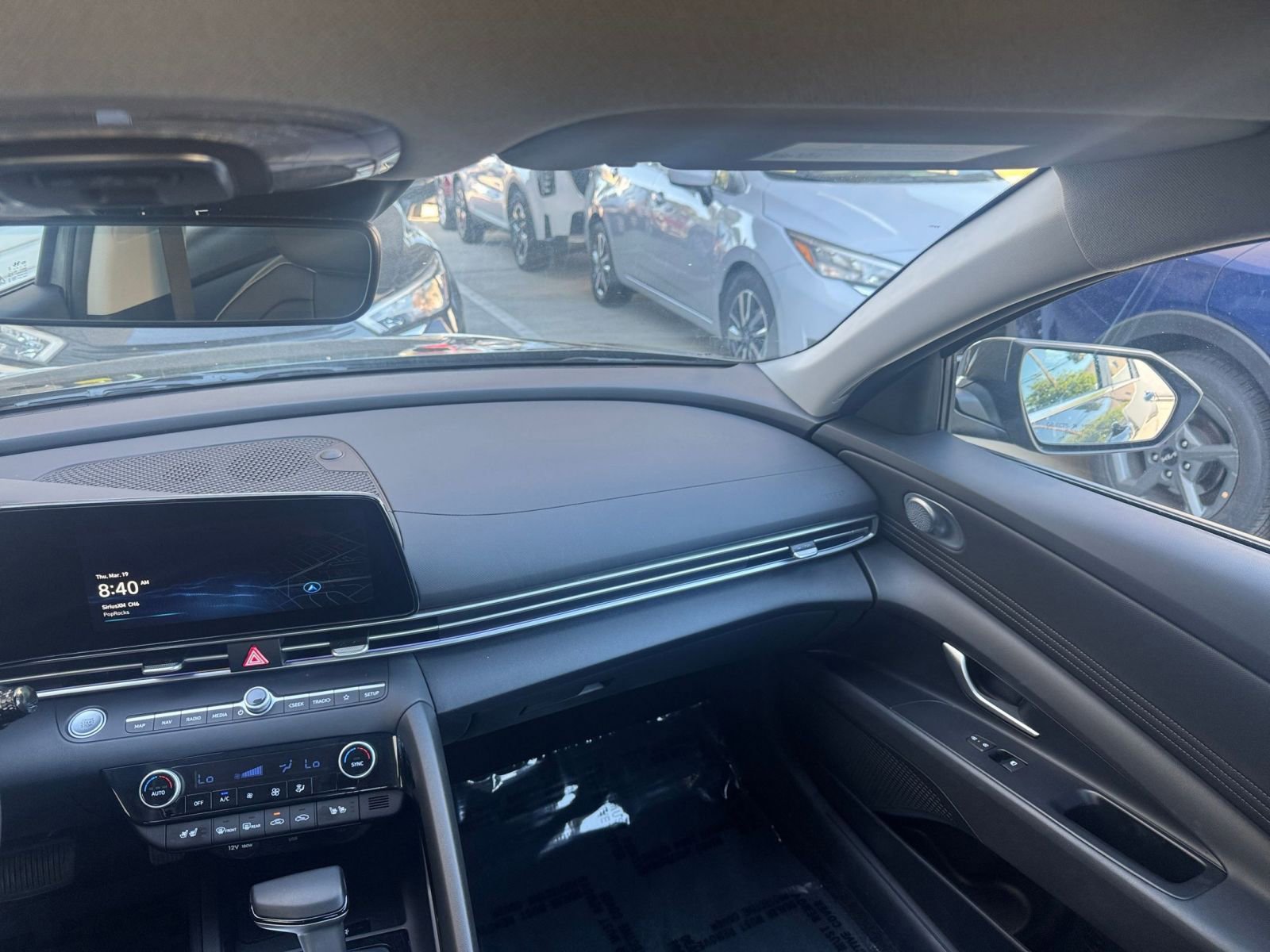 Used 2025 Hyundai Elantra Limited image 38