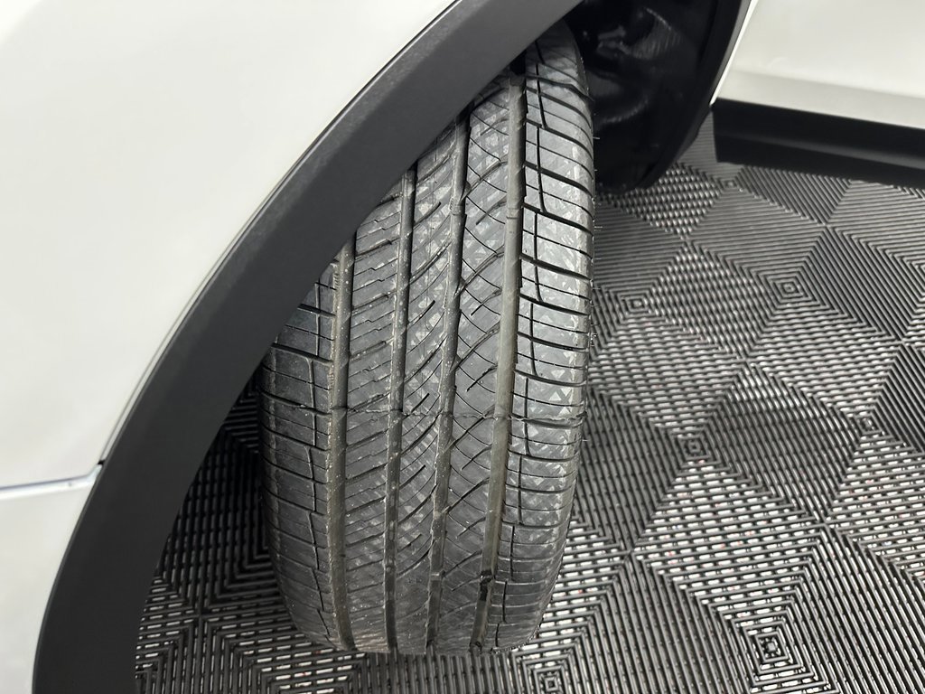 Used 2025 Honda Passport EX-L image 40