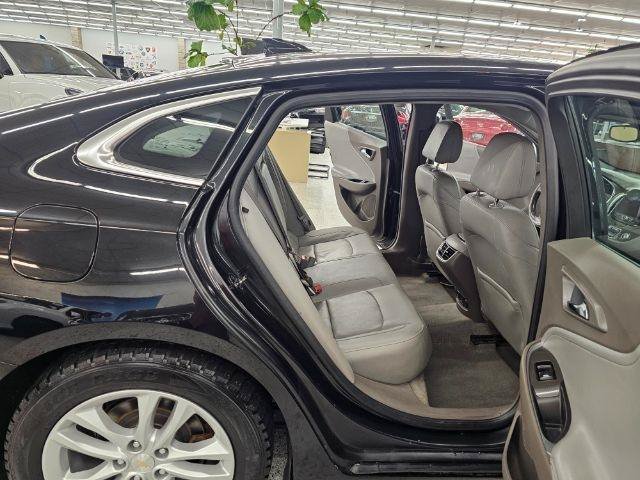Used 2017 Chevrolet Malibu Hybrid w/ Leather Package FWD image 31