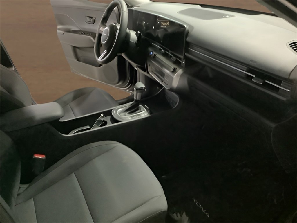 Used 2025 Hyundai Kona SEL image 19