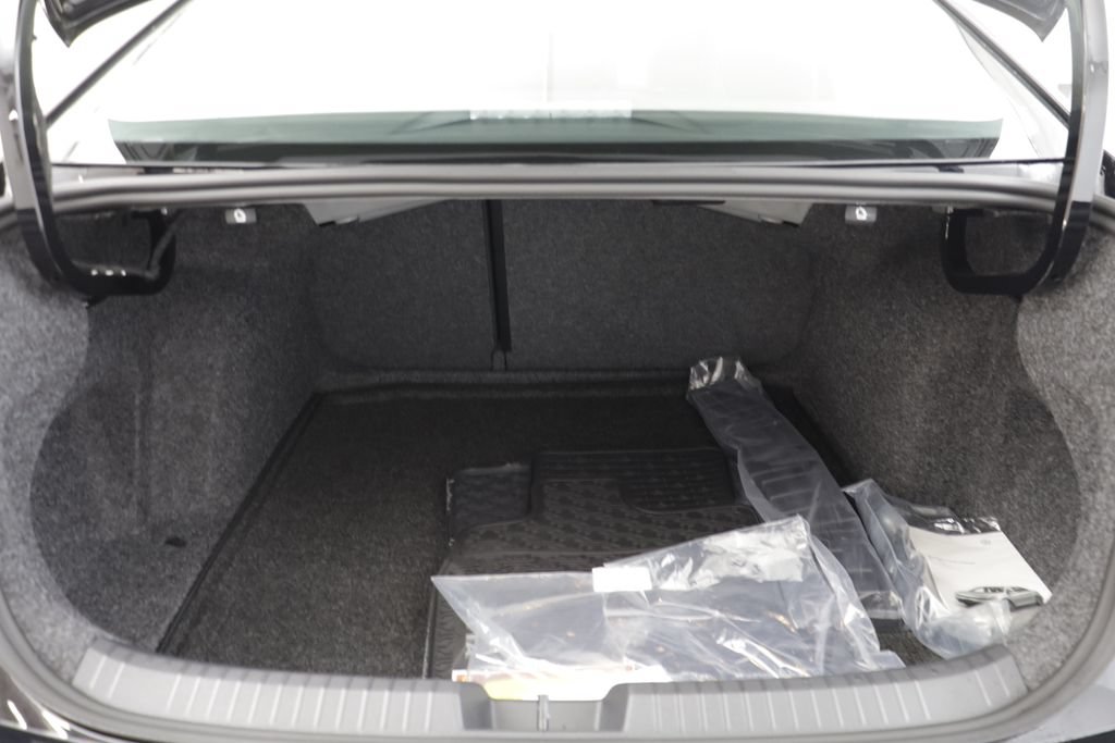 New 2027 Volkswagen Jetta SEL FWD image 19
