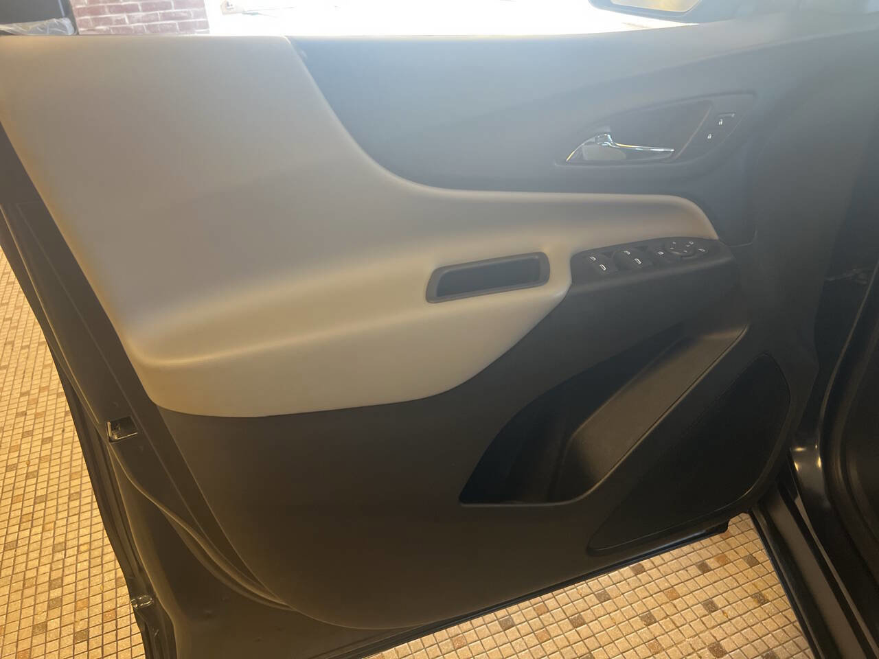 Used 2022 Chevrolet Equinox LS image 18