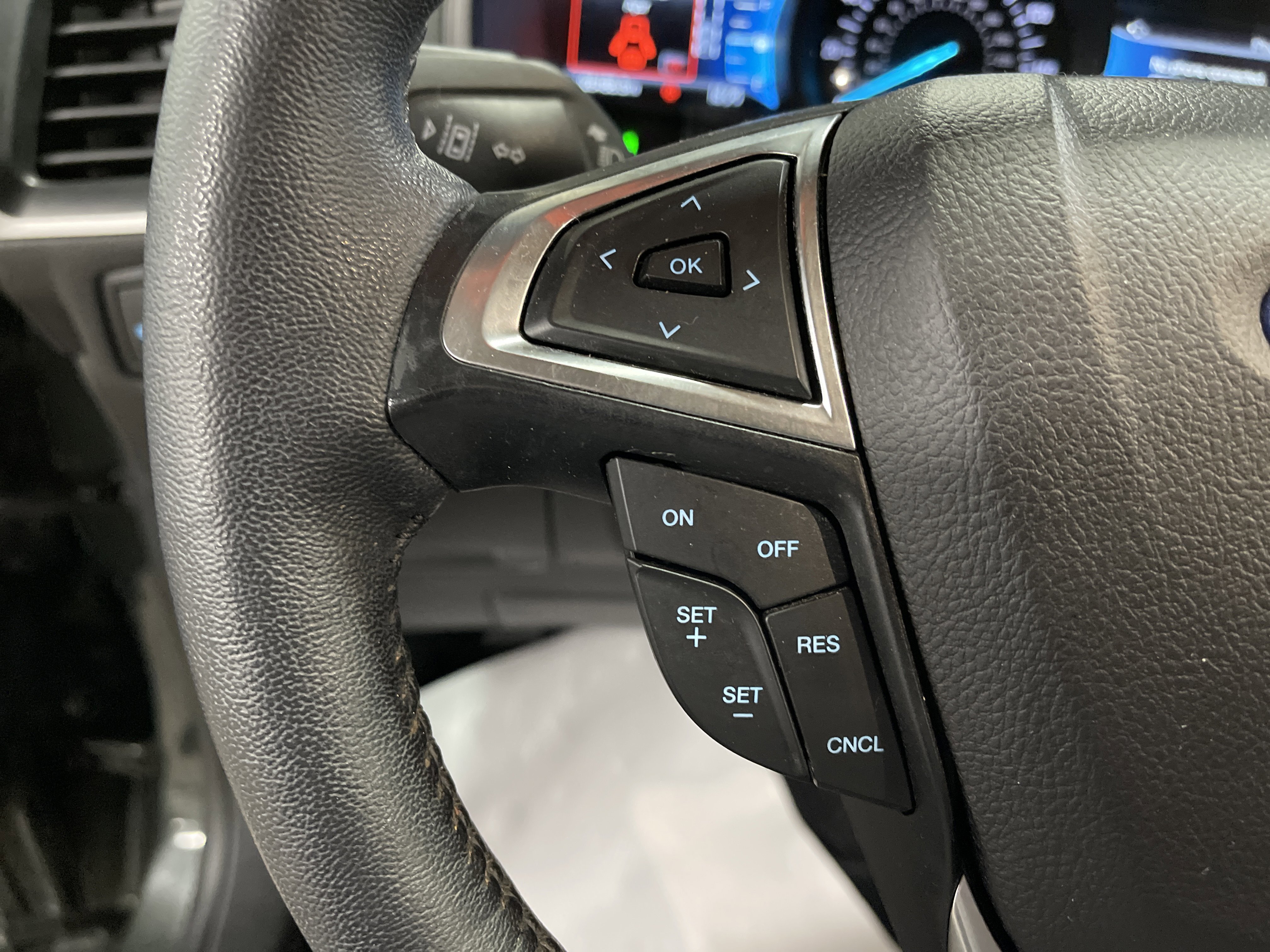 Used 2023 Ford Edge SEL w/ Convenience Package image 18