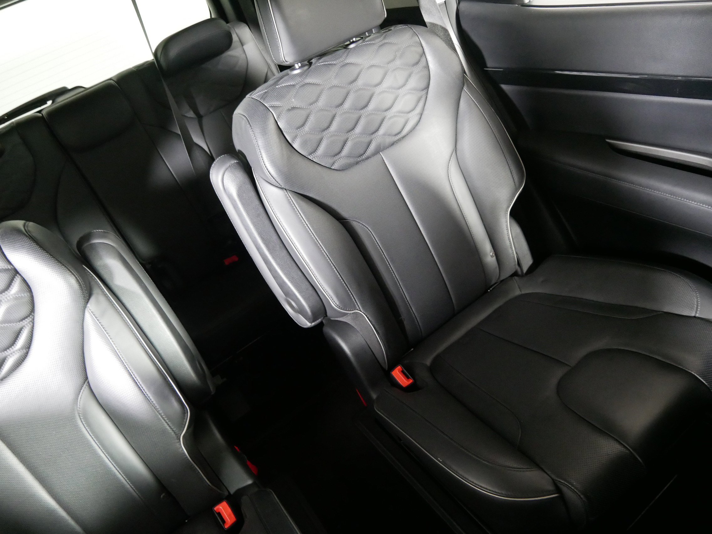 Used 2022 Hyundai Palisade Limited w/ Cargo Package image 14