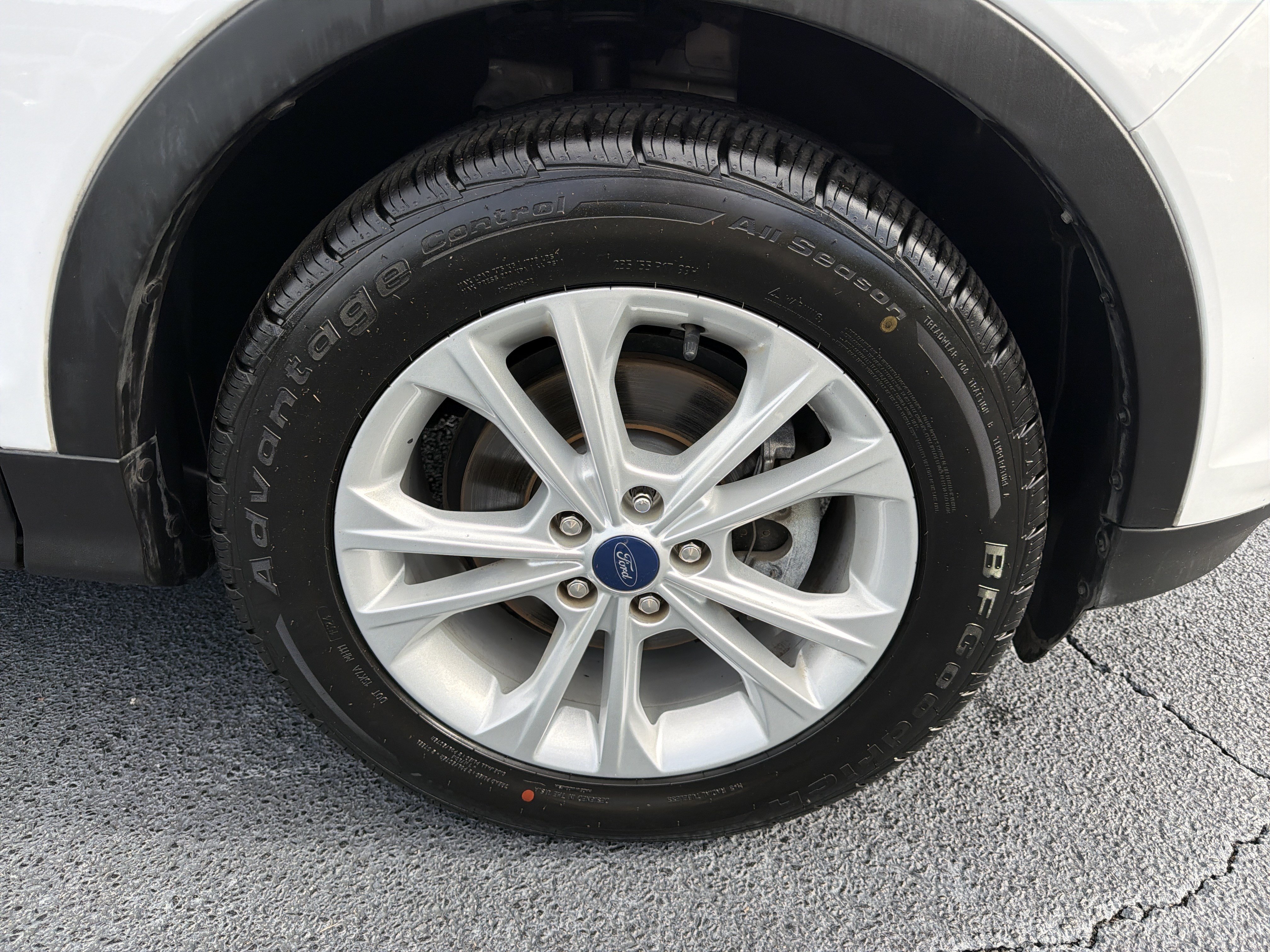 Used 2018 Ford Escape SE w/ Ford Safe & Smart Package FWD image 25