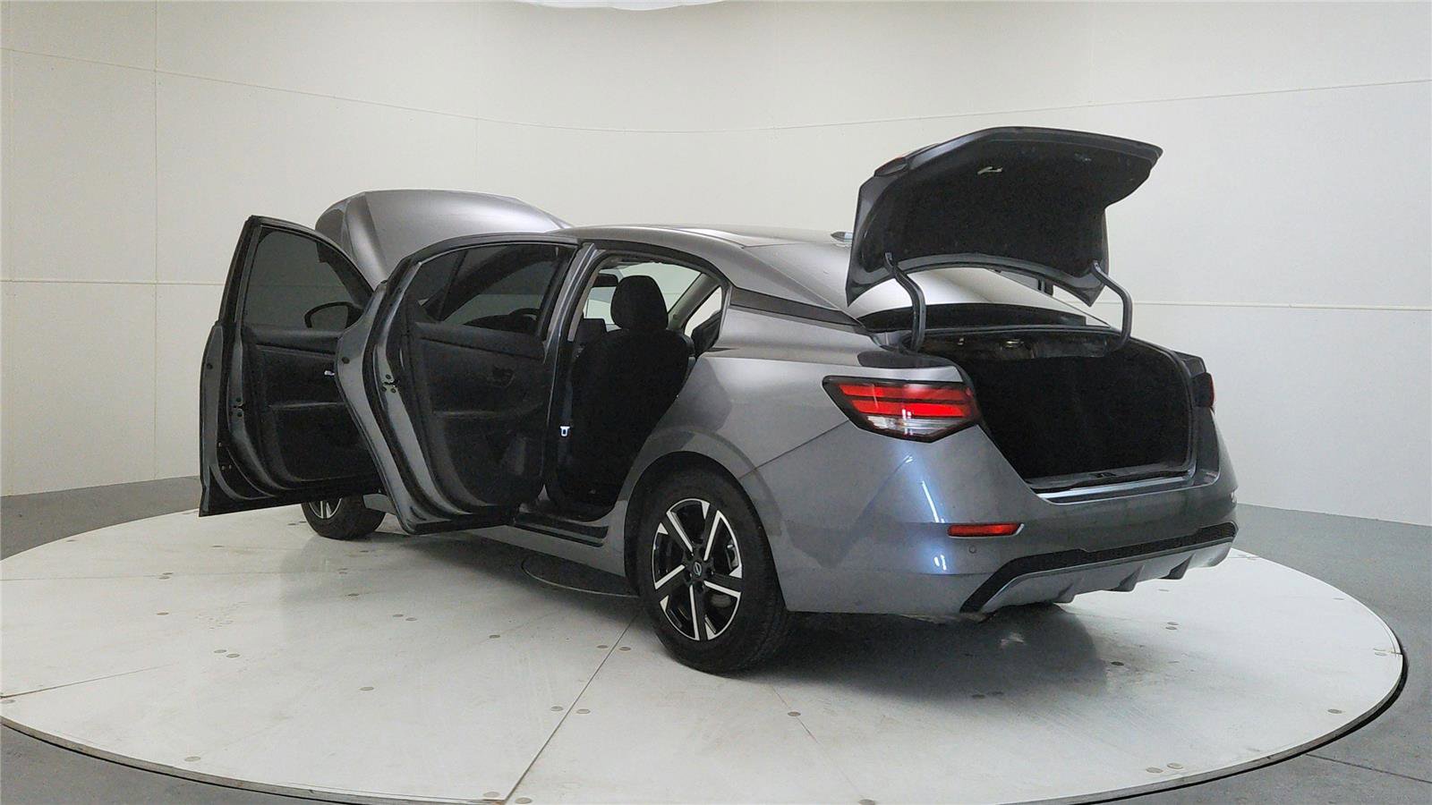 Used 2024 Nissan Sentra SV image 11