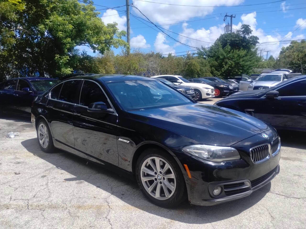 Used 2016 BMW 528i Sedan w/ Premium Package image 3