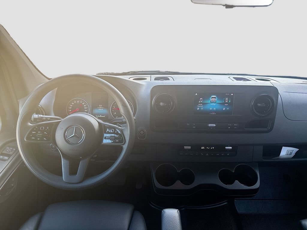 Used 2024 Mercedes-Benz Sprinter 2500 image 40