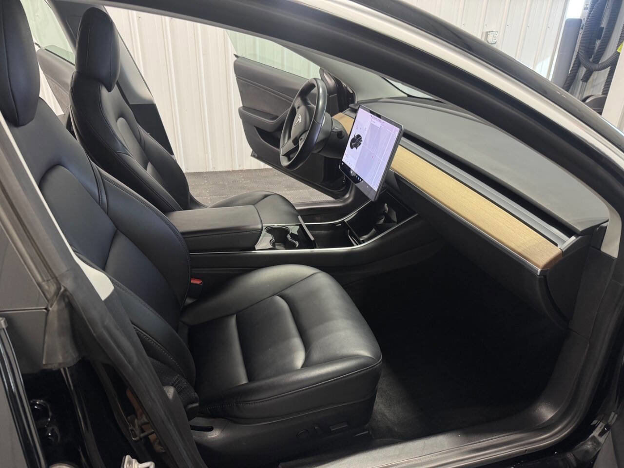Used 2019 Tesla Model 3 Mid Range image 18