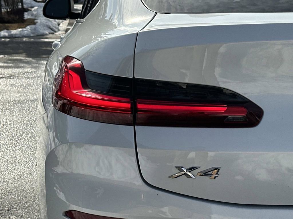 Used 2023 BMW X4 xDrive30i w/ Convenience Package image 9