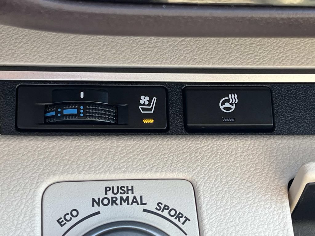 Used 2016 Lexus ES 350 w/ Navigation System Package FWD image 39
