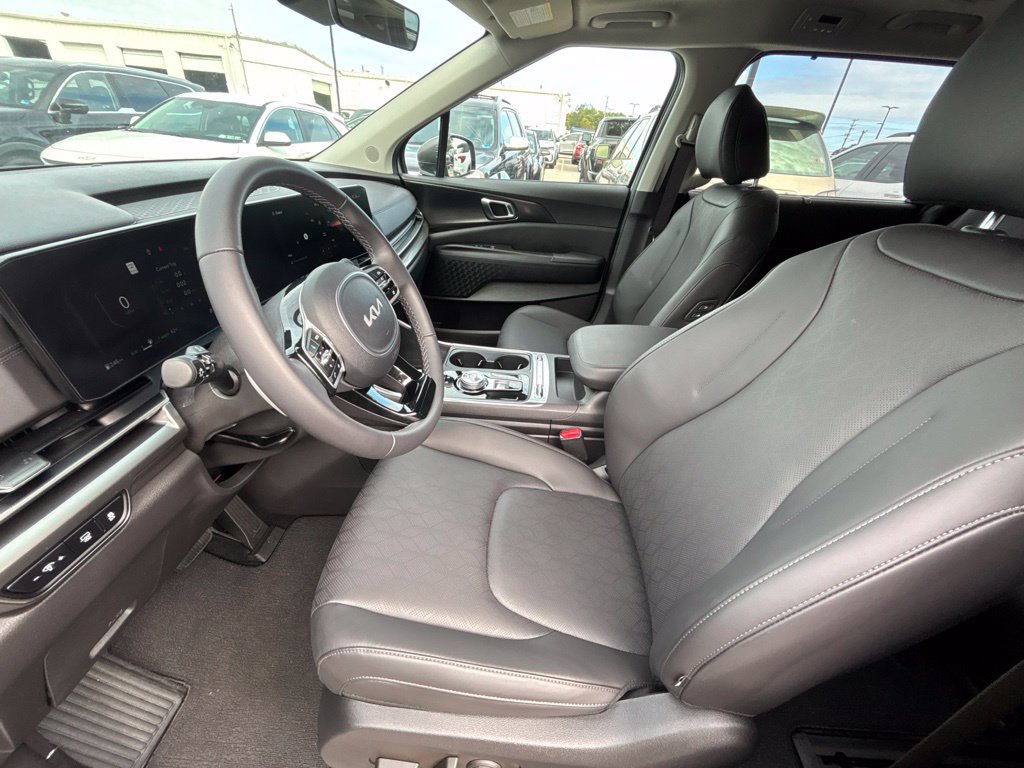 Certified 2026 Kia Carnival SX FWD image 11