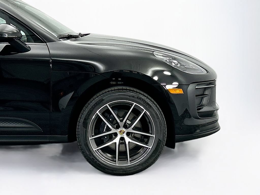 Used 2026 Porsche Macan AWD/4WD image 11