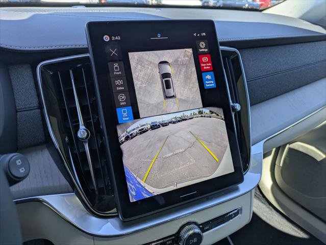 New 2026 Volvo XC90 T8 Ultra w/ Protection Package Premier image 10