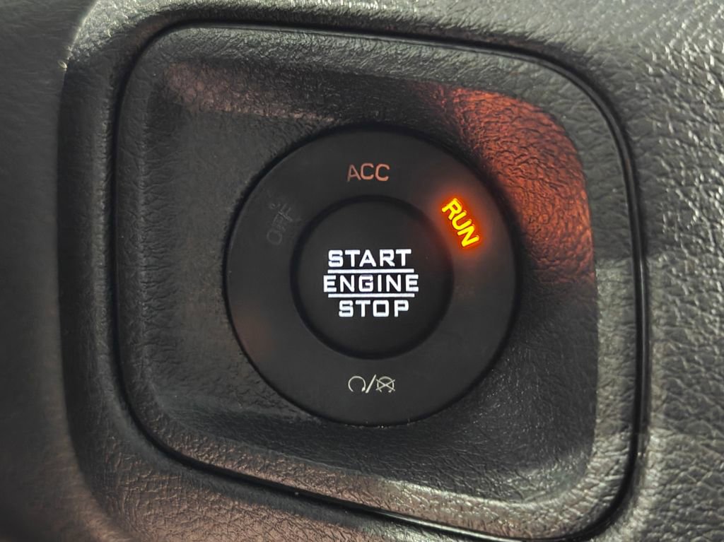 Used 2024 Jeep Wrangler Unlimited image 11