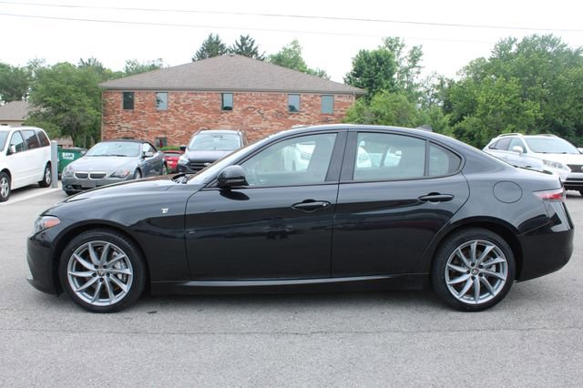 Used 2024 Alfa Romeo Giulia Ti AWD/4WD image 5