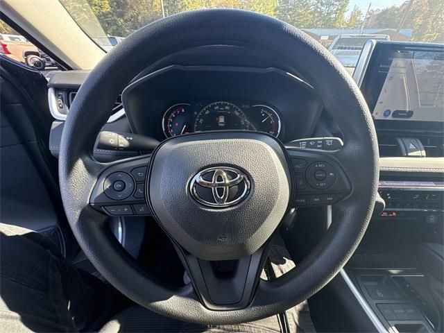 Used 2025 Toyota RAV4 LE FWD image 15