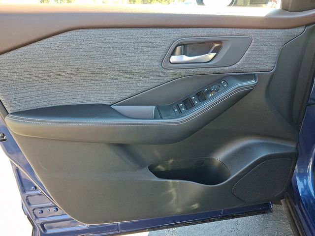 Used 2023 Nissan Rogue SV image 15