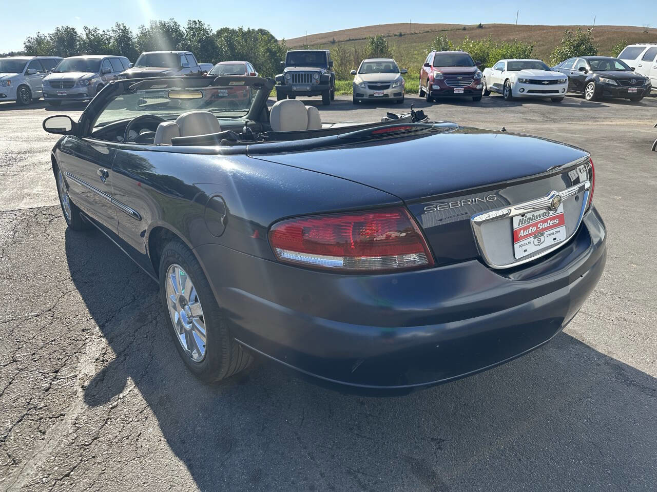 Used 2005 Chrysler Sebring Limited image 3