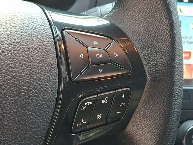 Used 2018 Ford Explorer XLT w/ Equipment Group 202A AWD/4WD image 22
