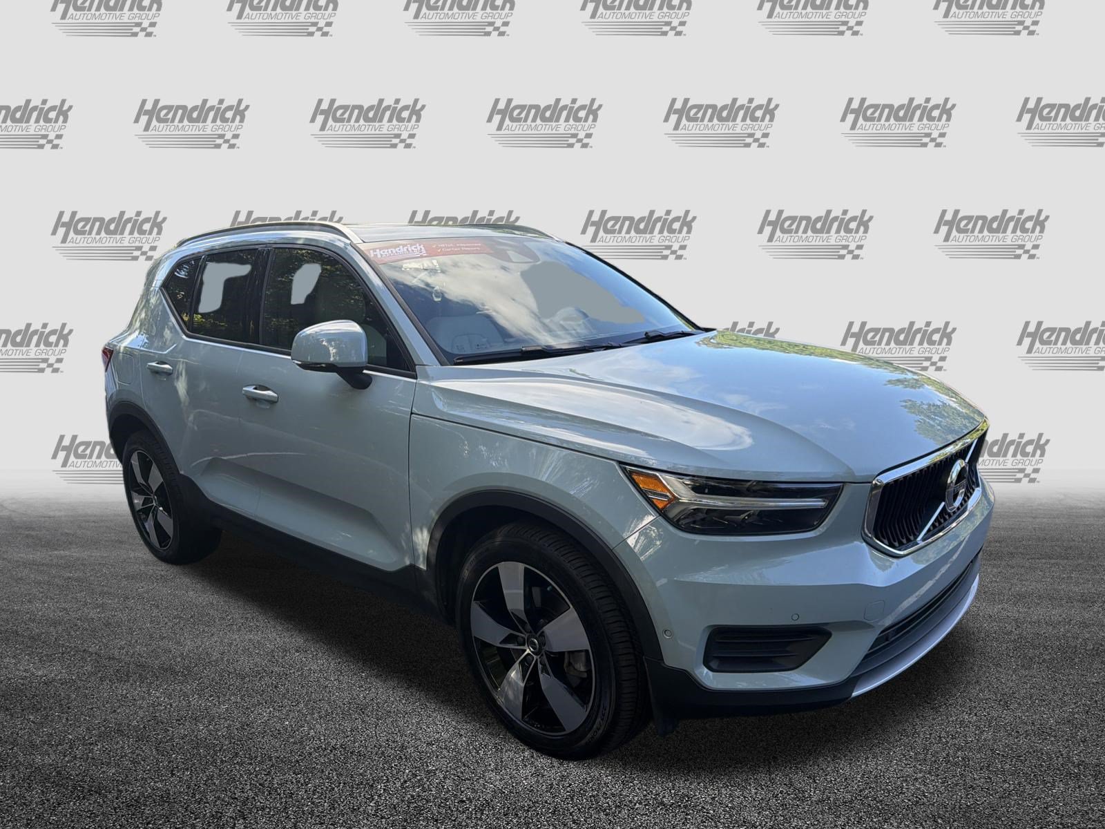 Used 2019 Volvo XC40 T5 Momentum AWD/4WD image 2