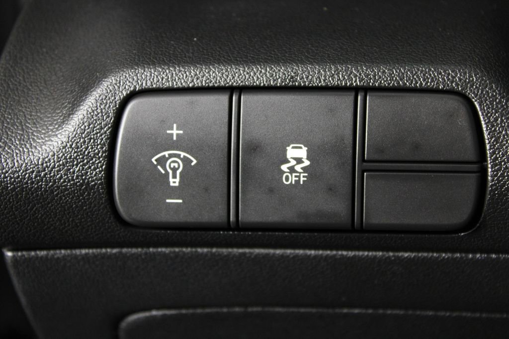 Used 2026 Hyundai Elantra Sport image 24