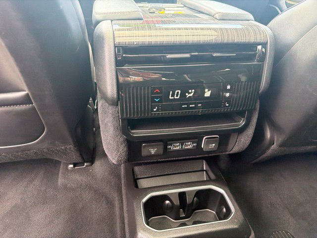 Used 2022 Jeep Wagoneer Series III w/ Premium Group I AWD/4WD image 21